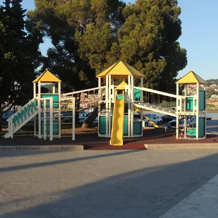 Apartma Obid *